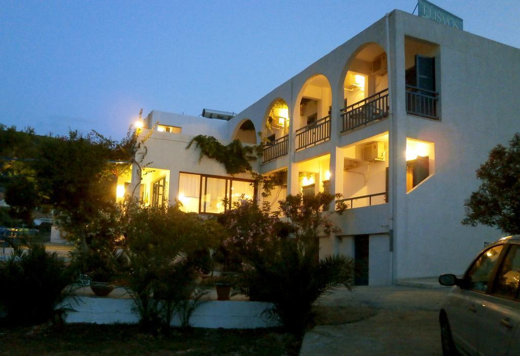 Hotel Flisvos Megalochori  Extérieur photo