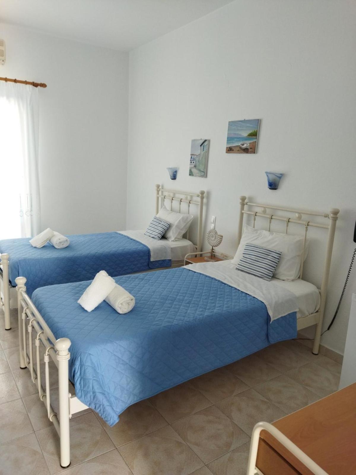 Hotel Flisvos Megalochori  Extérieur photo