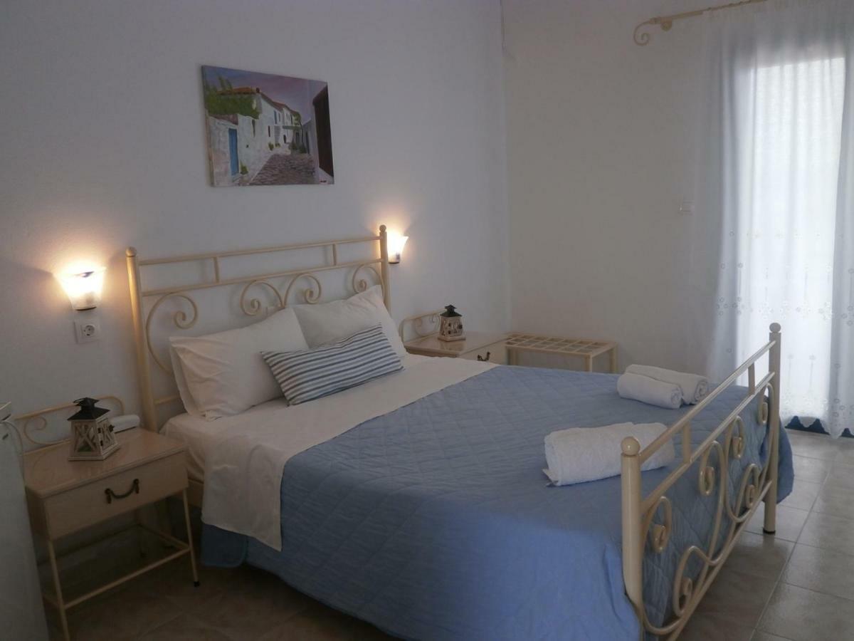 Hotel Flisvos Megalochori  Extérieur photo